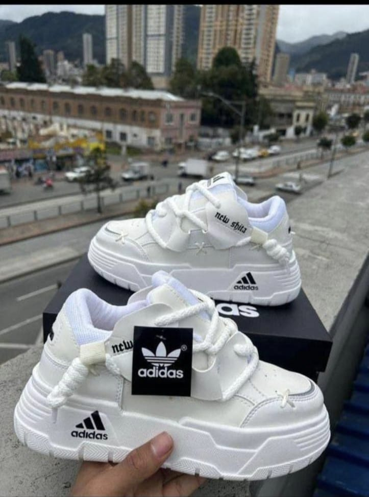 Adidas New Shita [Edición limitada]